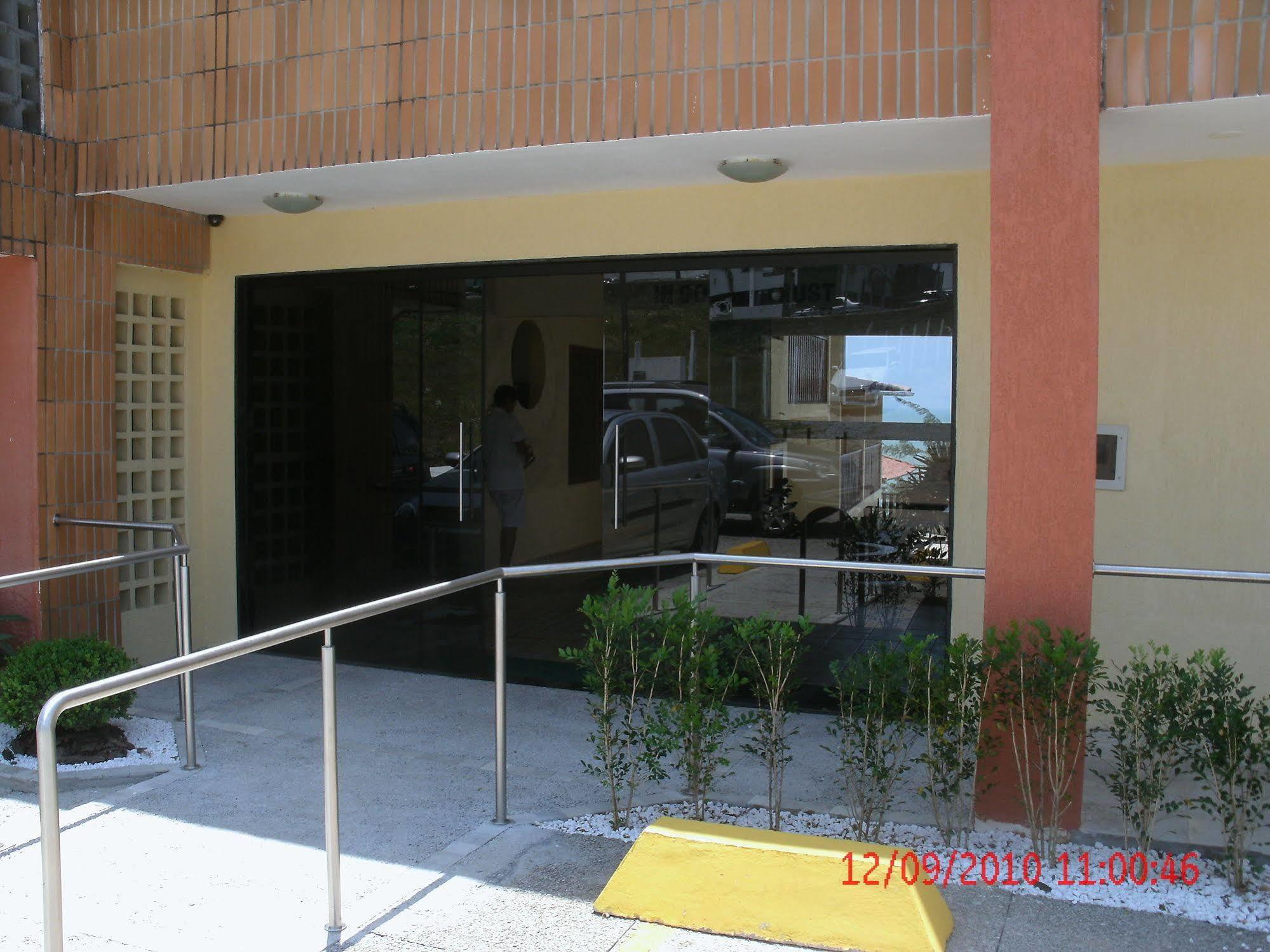 Hotel Laina's Place 3*